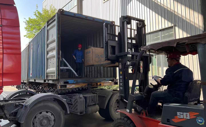 巴西客戶訂購的中國山東金格瑞生物質(zhì)顆粒機設備已裝車完成